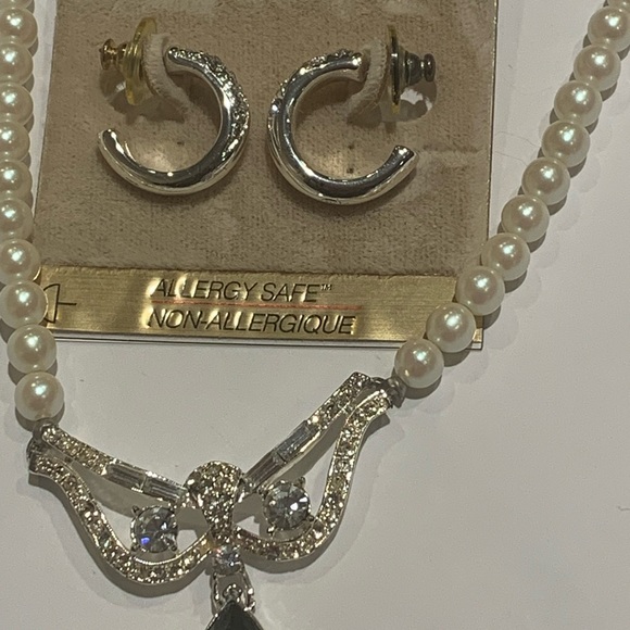 GORGEOUS VINTAGE VENDOME/Coro SET - Picture 5 of 6